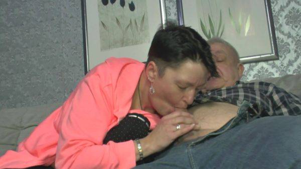 Horny old slut enjoys senior cock in each of her holes - hellporno.com on systemporn.com