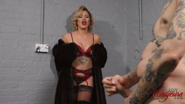 MILF teases horny man so good that he ejaculates stronger than ever - hellporno.com on systemporn.com