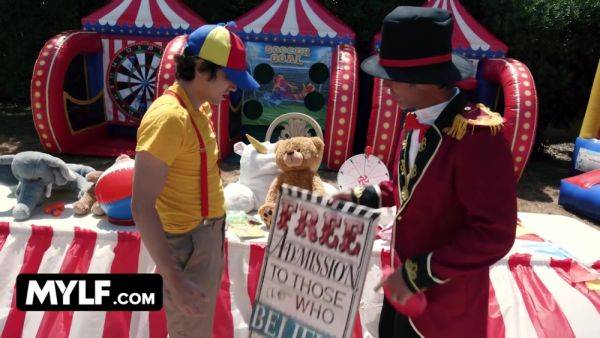 Worlds Strongest Milf Bella Rolland Gets Her Pussy Destroyed In A Bounce House - videomanysex.com on systemporn.com