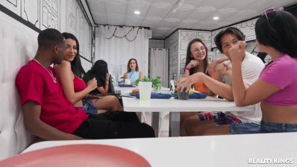 Liz Jordan, Roxie Sinner, Gal Ritchie - Honk If Youre Horny - videomanysex.com - Jordan on systemporn.com