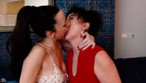 Lesbian Stepmom Seduction: Dirty Kisses with Savvy Star - veryfreeporn.com on systemporn.com