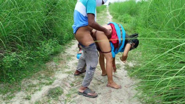 Indian Devar Ne Bhabhi Ko Jungle Mein Lekar Jakar Bahut Chudai Ki - Hindi Video With Devar Bhabhi - desi-porntube.com - India on systemporn.com