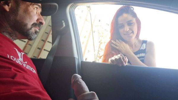 Young Girl Exposed to Street Flashing - porntry.com on systemporn.com