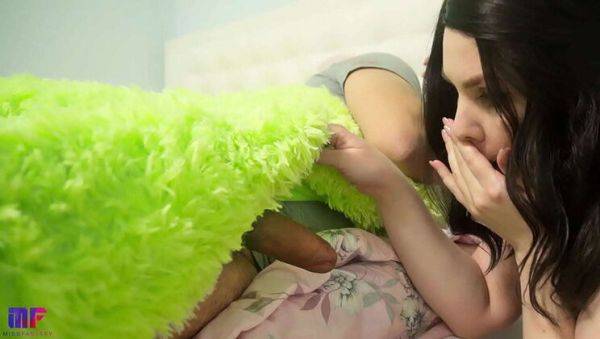 Stepdad didn't realize he was bumping into his own Stepdaughter - porntry.com on systemporn.com