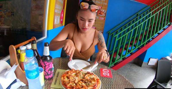 Pizza before making a homemade sex tape with his busty Asian girlfriend - alphaporno.com - Thailand on systemporn.com