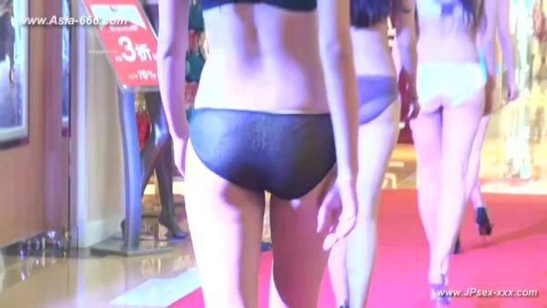 Chinese model in sexy lingerie show.27 - hotmovs.com - China on systemporn.com
