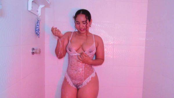 Colombian beauty masturbates and squirts in shower - Amateur Porn - anysex.com - Colombia on systemporn.com