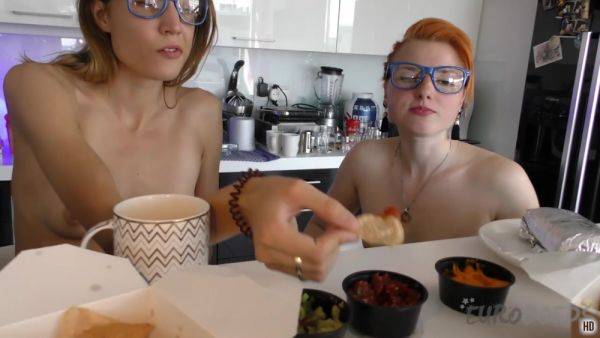 Asmr Mukbang Video Miss Pussycat Eating Lunch Cruchy Mexican Food With Spinner Ginger Rikki - hotmovs.com - Mexico on systemporn.com