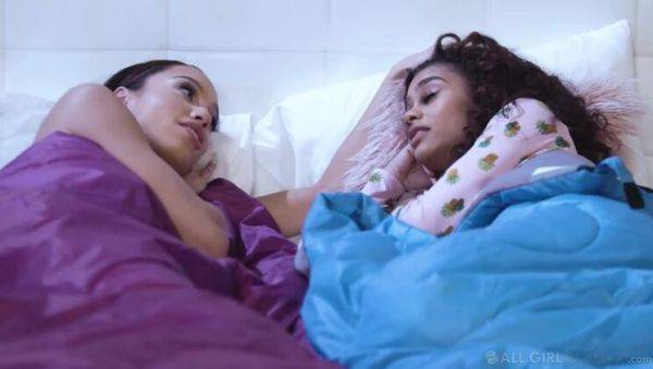Scarlit Scandal & Alexis Tae: Late Night Lesbian Encounter - porntry.com on systemporn.com