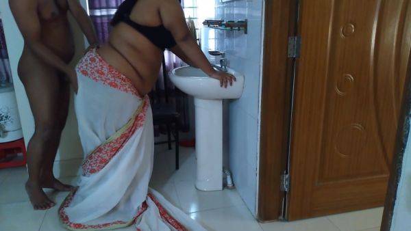 Indian Desi Milf Stepmom Fucked By Stepson In Hotel - desi-porntube.com - India on systemporn.com