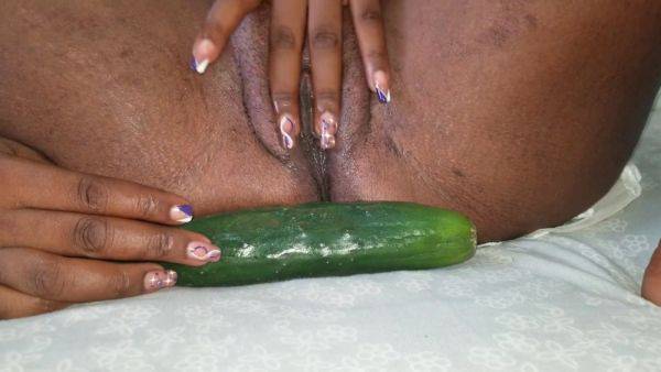 Biggest Cucumber In My Pussy Make Me Cum 3 Times - hclips.com on systemporn.com