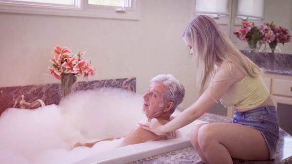 Chloe Temple's step-grandpa caught on camera watching her get down and dirty in the bathroom - sexu.com - Usa on systemporn.com