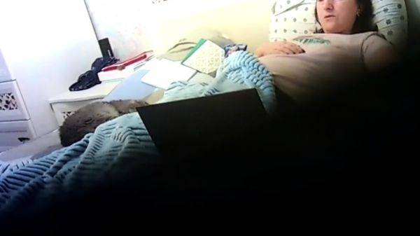 Stepmom watching porn and masturbating (hidden cam) - drtuber.com on systemporn.com
