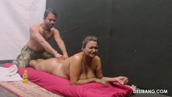 Chubby Desi wife cam fucked during erotic massage - xbabe.com - India on systemporn.com