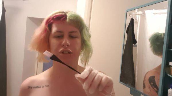 Alternative Girl Shaves Head - hclips.com on systemporn.com