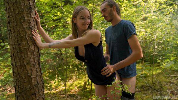 Slender babe tries hard sex in the woods with her new boyfriend - hellporno.com on systemporn.com