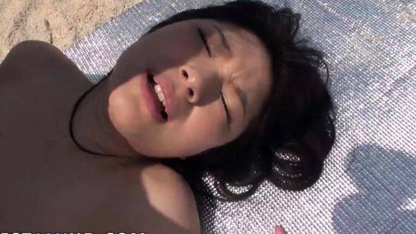 At the gorgeous beach, promiscuous Hina drenches up the - drtuber.com - Japan on systemporn.com