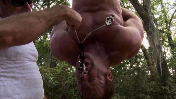 Sadistic Dom Mulengro Puts Up The Antics On Sub Derek Pain - drtuber.com on systemporn.com