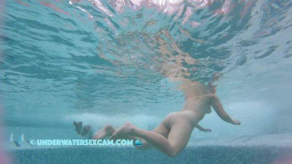 Naked Women Of Different Ages In The Sauna Pool - hclips.com on systemporn.com