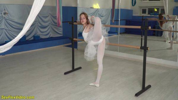 Ballerina Fucked 12 Min With Nicole Murkovski - upornia.com on systemporn.com
