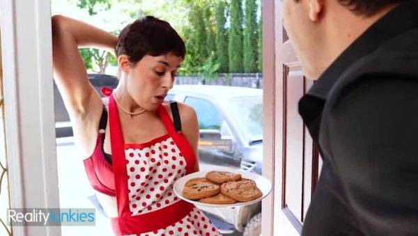 Sexy Housewife (Olive Glass) Mades Cookies For Her Neighbour But What She Really Wants Is His Cock - Reality Junkies - veryfreeporn.com on systemporn.com