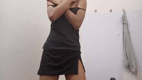 18 Year Old Pretty Indian Girl Showing Her Naked Body - hotmovs.com - India on systemporn.com