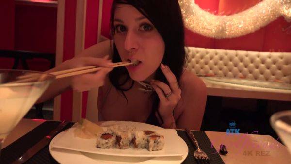 Virtual Vacation In Las Vegas With Luna Kitsuen Part 1 - hotmovs.com - Usa on systemporn.com