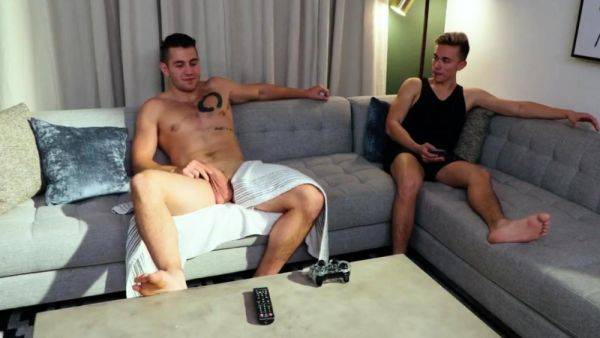 Sexy and fit stepbrother barebacks twink - drtuber.com on systemporn.com