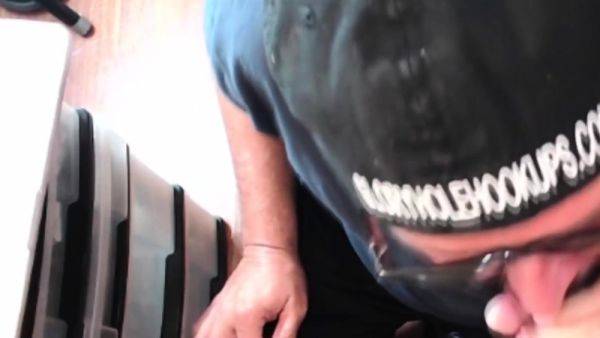 Gloryhole DILF goes bottom after BJ - drtuber.com on systemporn.com