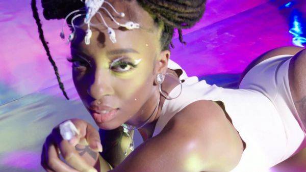 Big boobed ebony muse shows her passion - drtuber.com on systemporn.com