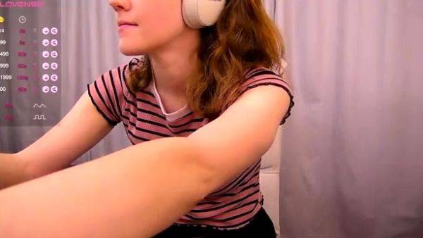 Amateur pantyhouse webcam teen strips and strokes her vagina - drtuber.com on systemporn.com