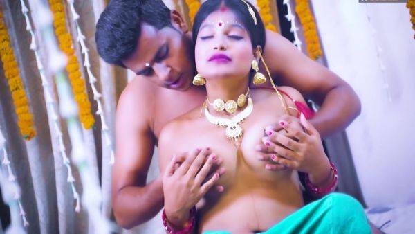 Desi Indian 18+ Girl Suhanas Very 1st Live Suhaagrat On Cam ( Hindi Audio ) - desi-porntube.com - India on systemporn.com