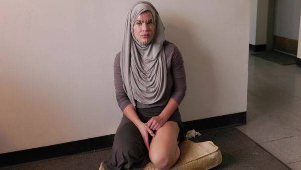Hijab Bukkake - Green Card Blowjob - videohdzog.com - Usa on systemporn.com