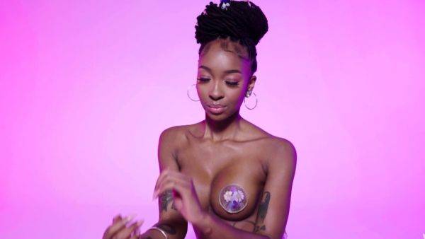 Petite big tits black teen hot posing - drtuber.com on systemporn.com