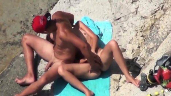 Peeping at stepdaughter's sex on the beach - drtuber.com on systemporn.com