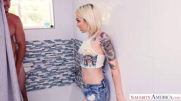 Blonde tattooed chick gets brutally pounded in the bathroom - sexu.com - Usa on systemporn.com