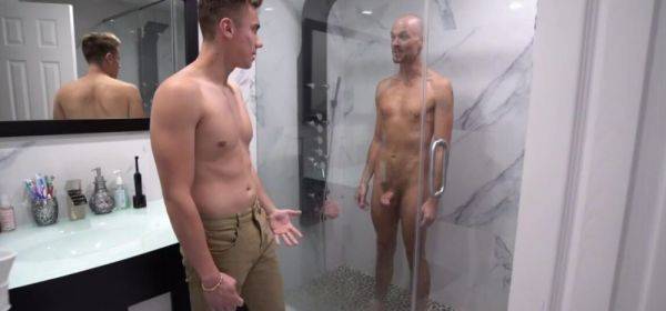 Two Horny Guys Want To Fuck In The Shower. - inxxx.com on systemporn.com