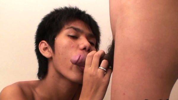 Pee loving Asian twink gets fucked - drtuber.com on systemporn.com