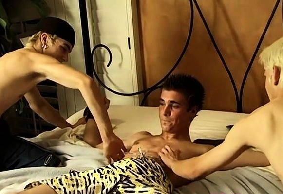 Nude boy feels his knob with the feet in smashing nude solo - drtuber.com on systemporn.com