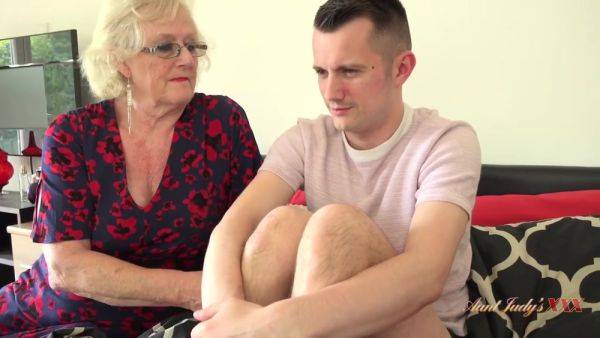 Amoral Granny Claire Wants Young Pecker - videomanysex.com on systemporn.com