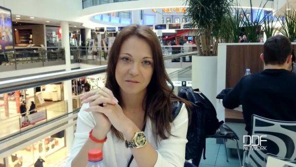 From Mall To Blowjob - porntry.com on systemporn.com