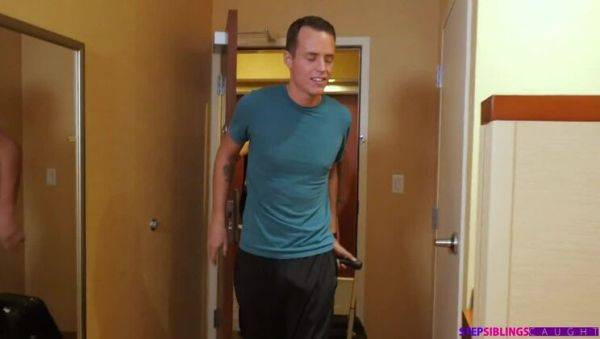 Family Vacation - S4:E5 - porntry.com on systemporn.com