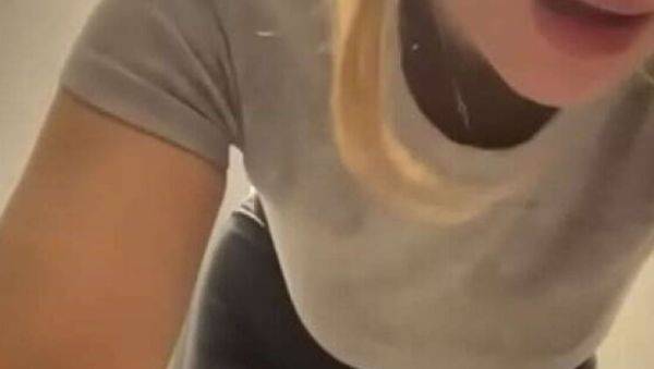 Juicy Teen Masturbates Hard in Gym with Big Booty and Natural Tits - xxxfiles.com on systemporn.com