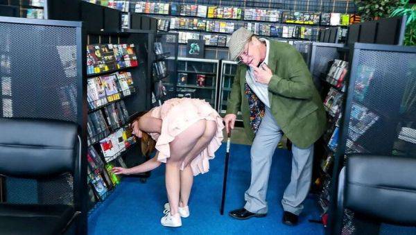 Ginger Grey and Evan Stone in Hot POV Blowjob with Big Ass and Small Tits - veryfreeporn.com on systemporn.com