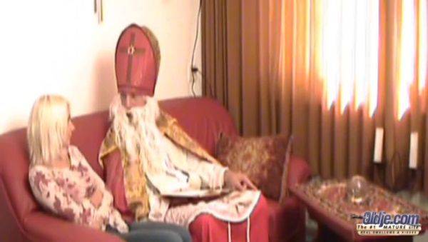 Santa And The Bad Girl - porntry.com on systemporn.com