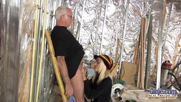 The Horny Assistant - porntry.com on systemporn.com