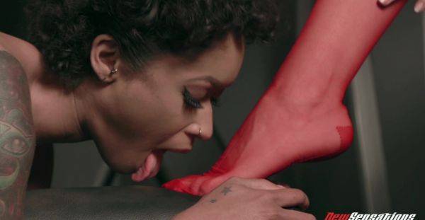 Adorable babes worship each other in true lesbian femdom gems - alphaporno.com on systemporn.com