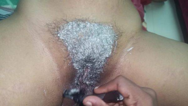 Clean Shave In Husband Shave To Wife The Hair And Make Cute Latest Designs Viral Video - desi-porntube.com - India on systemporn.com