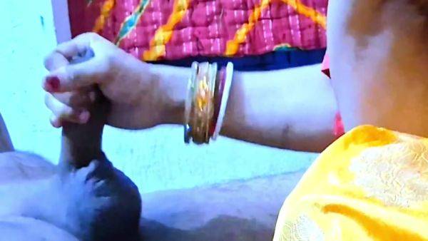 Indian Blowjob In Blowjob Show Boobs - desi-porntube.com - India on systemporn.com