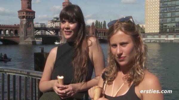 Things Get Hot When Blake & Lindsey Come Together For Lesbian Fun With Lindsey Cruz - upornia.com on systemporn.com